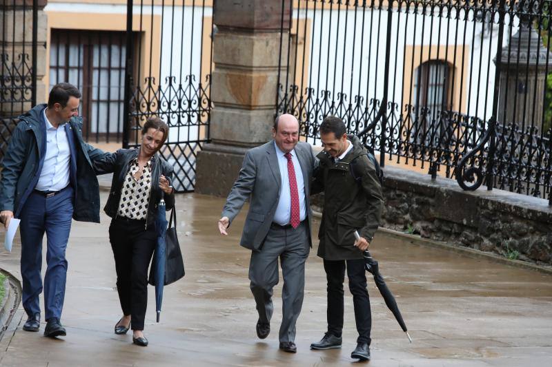 Mikel Torres, Jane Eire Urkieta, Andoni Ortuzar e Igor Camaño.