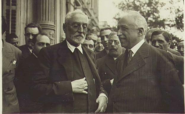 Con el presidente de la Repúblcia, Niceto Alcalá Zamora, en 1931.