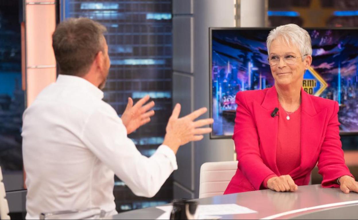 Jamie Lee Curtis sonroja a Pablo Motos en El Hormiguero