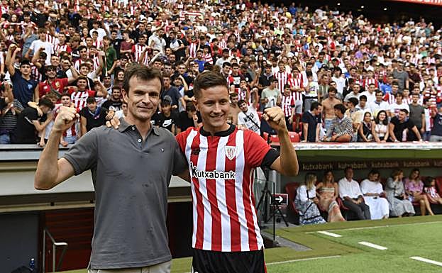 Con Ander Herrera, el día de la presentación del jugador. 