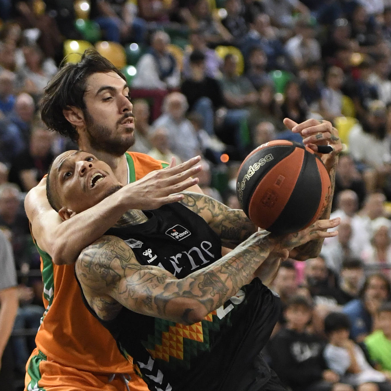 Fotos: Arrollador Bilbao Basket: el Surne gana al Betis (85-70) en Miribilla