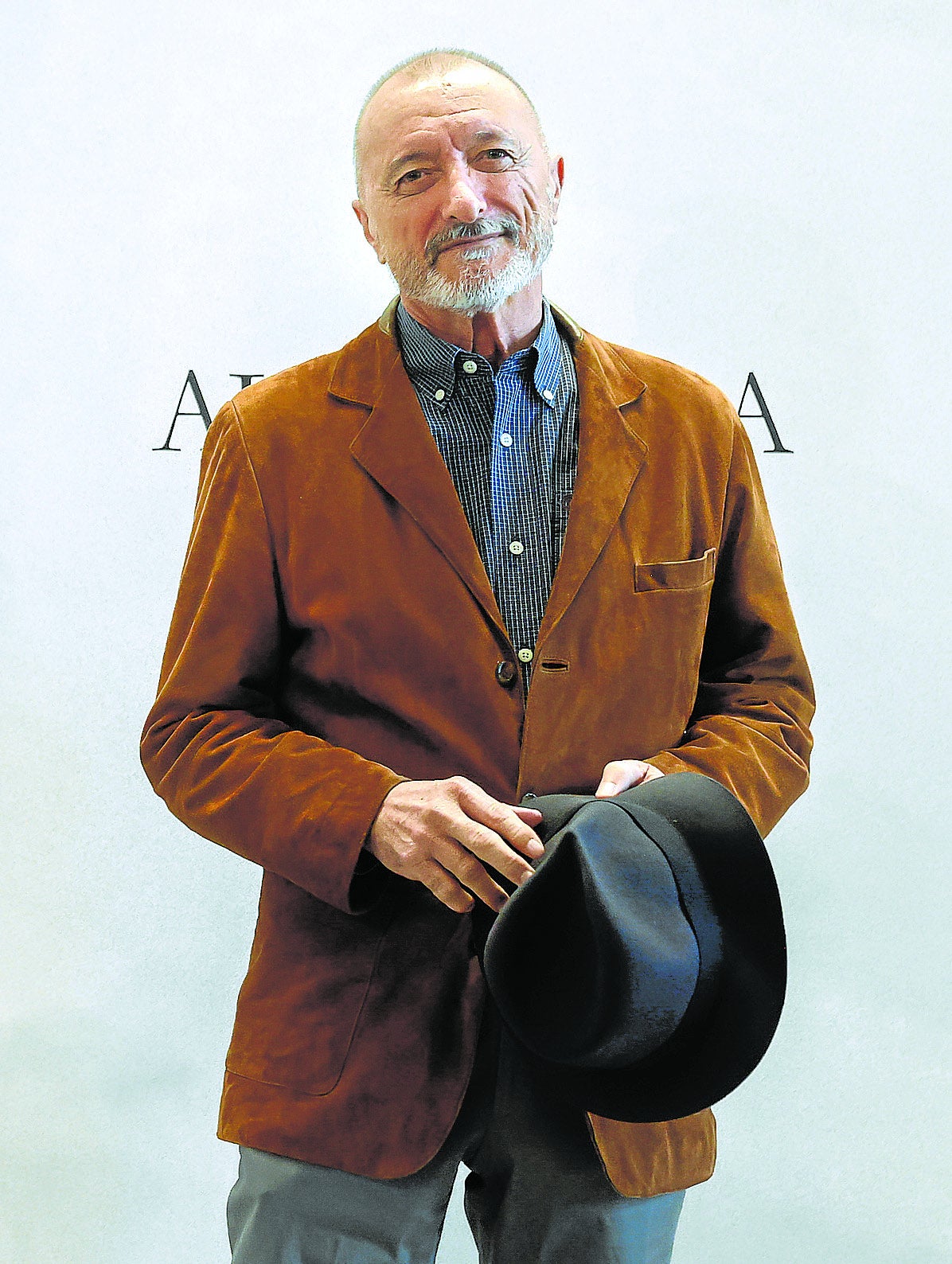 Arturo Pérez-Reverte | Novelista: «Quien no conoce la aventura se lanza a ella con jolgorio, hasta que descubre su lado oscuro»