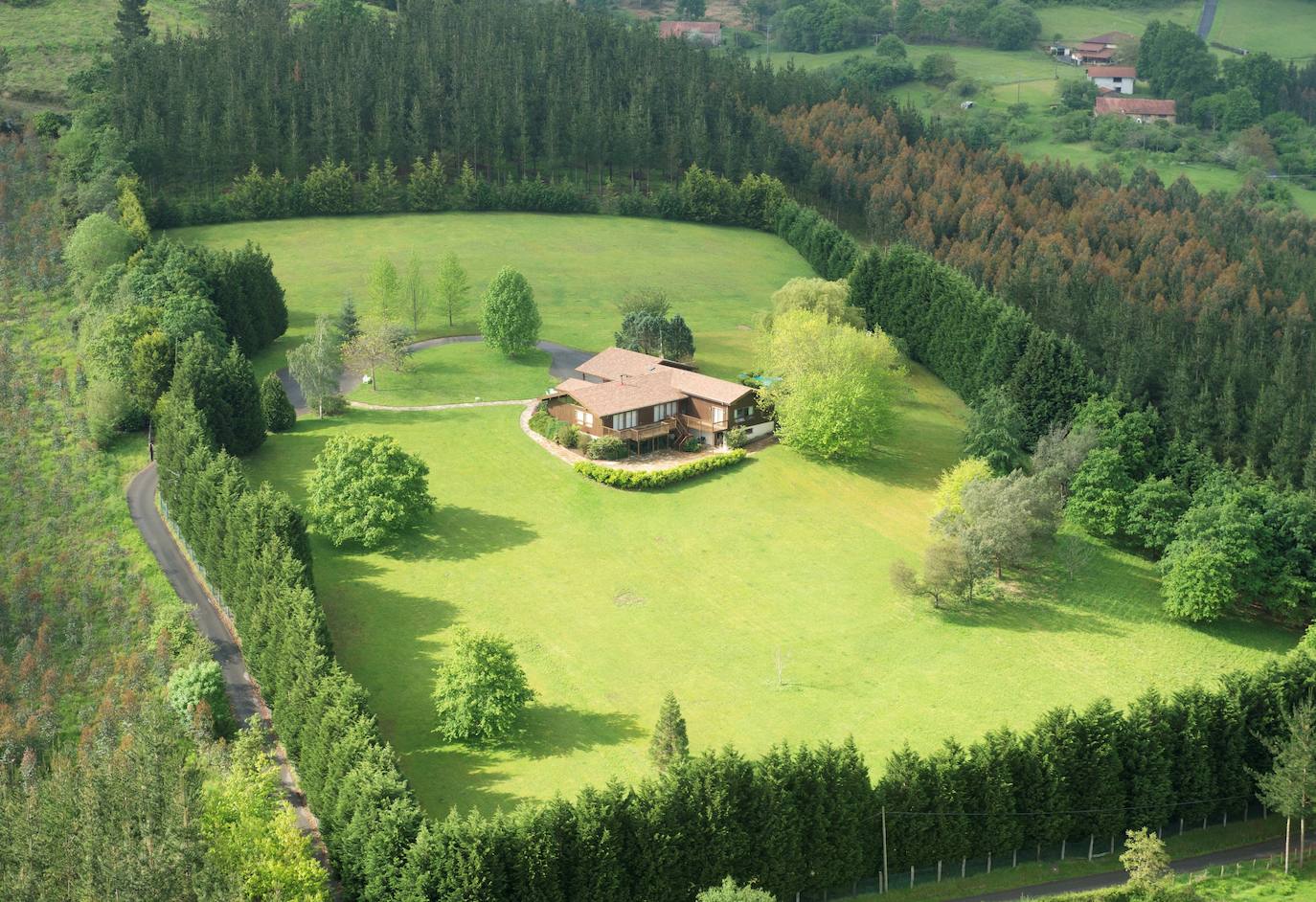 Fotos: Una mansión de 21.000 metros en Urdaibai diseñada por una constructora puntera de EE UU