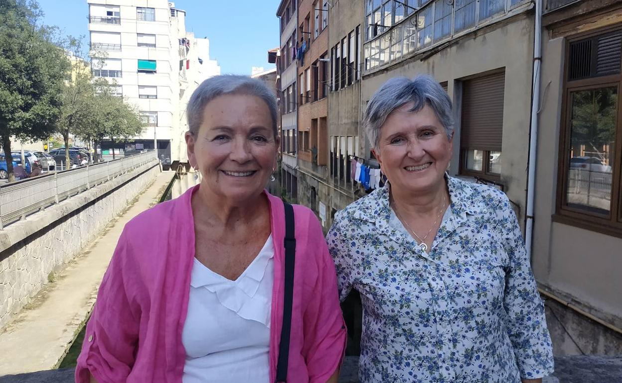 Amparo Ereñagak eta Marisa Barrenak ibilbide luzea dute Durangoko gizarte mugimenduetan.