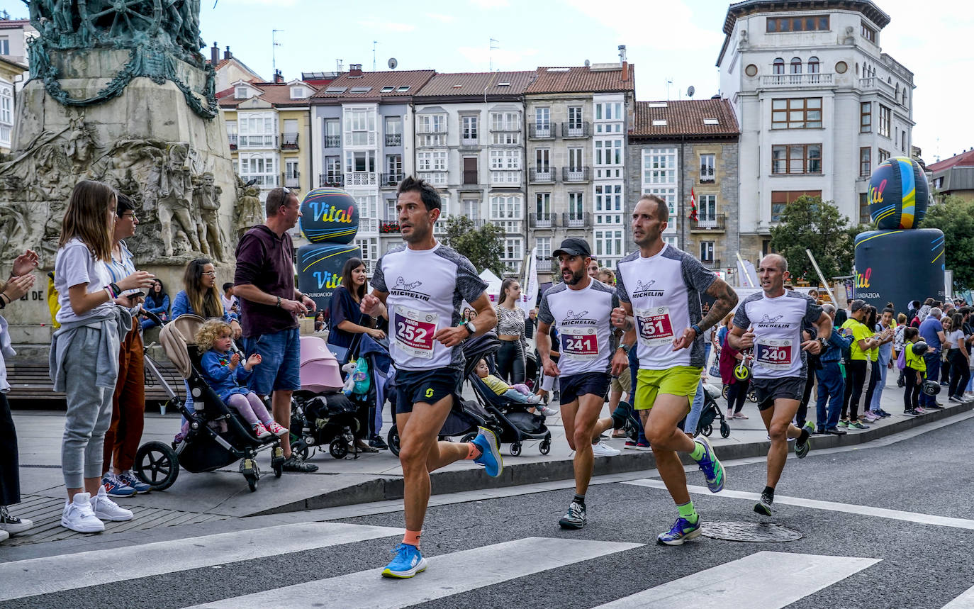 Fotos: La Carrera de Empresas llena de atletismo la &#039;almendra&#039;