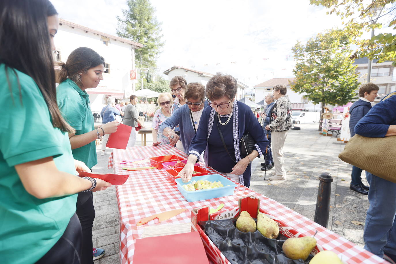 Fotos: La feria de Arcentales del Día de la Mujer Rural, en imágenes