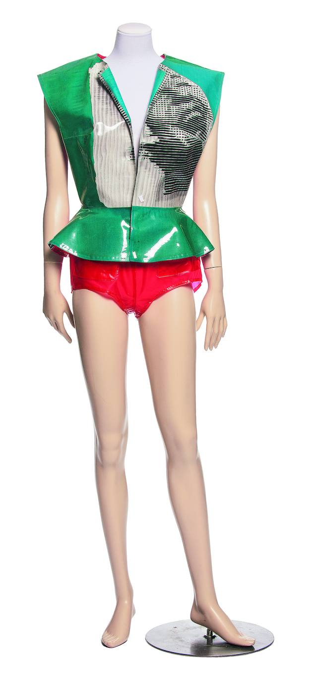 Imagen - Ensemble deux pièces. Élisabeth de Senneville (1983).