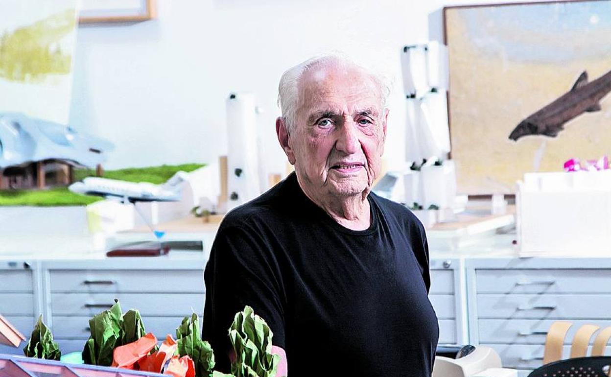 Gehry, fotografiado en su estudio de Los Ángeles, donde se celebró la entrevista con EL CORREO. 