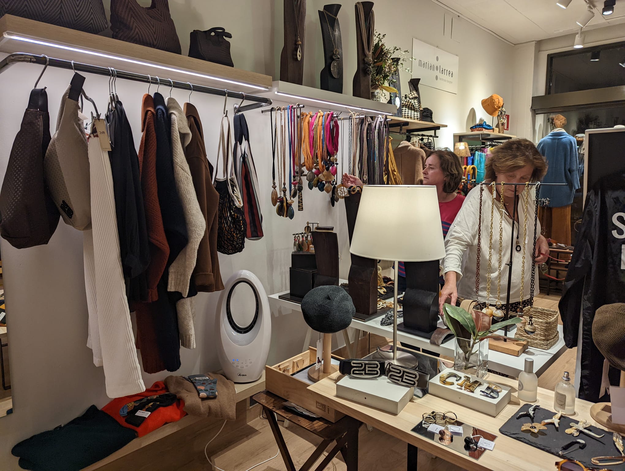 Fotos: Cinco mujeres creadoras abren una tienda en Bilbao