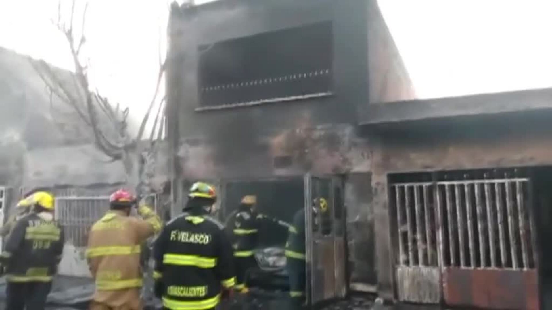 Un millar de desalojados por el choque de un tren con un camión