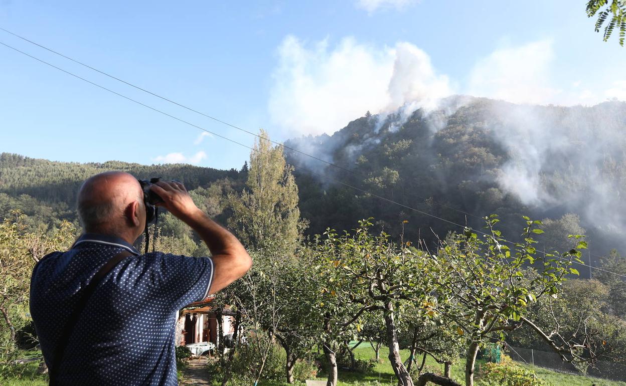 Humo de los incendios en Balmaseda.