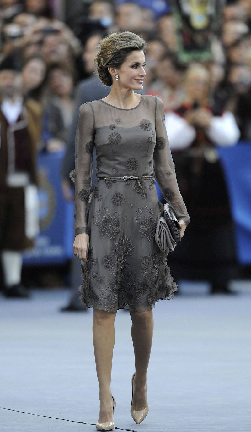 Asistencia estimular Grave Fotos: Todos los 'looks' de la Reina en los Premios Princesa de Asturias |  El Correo