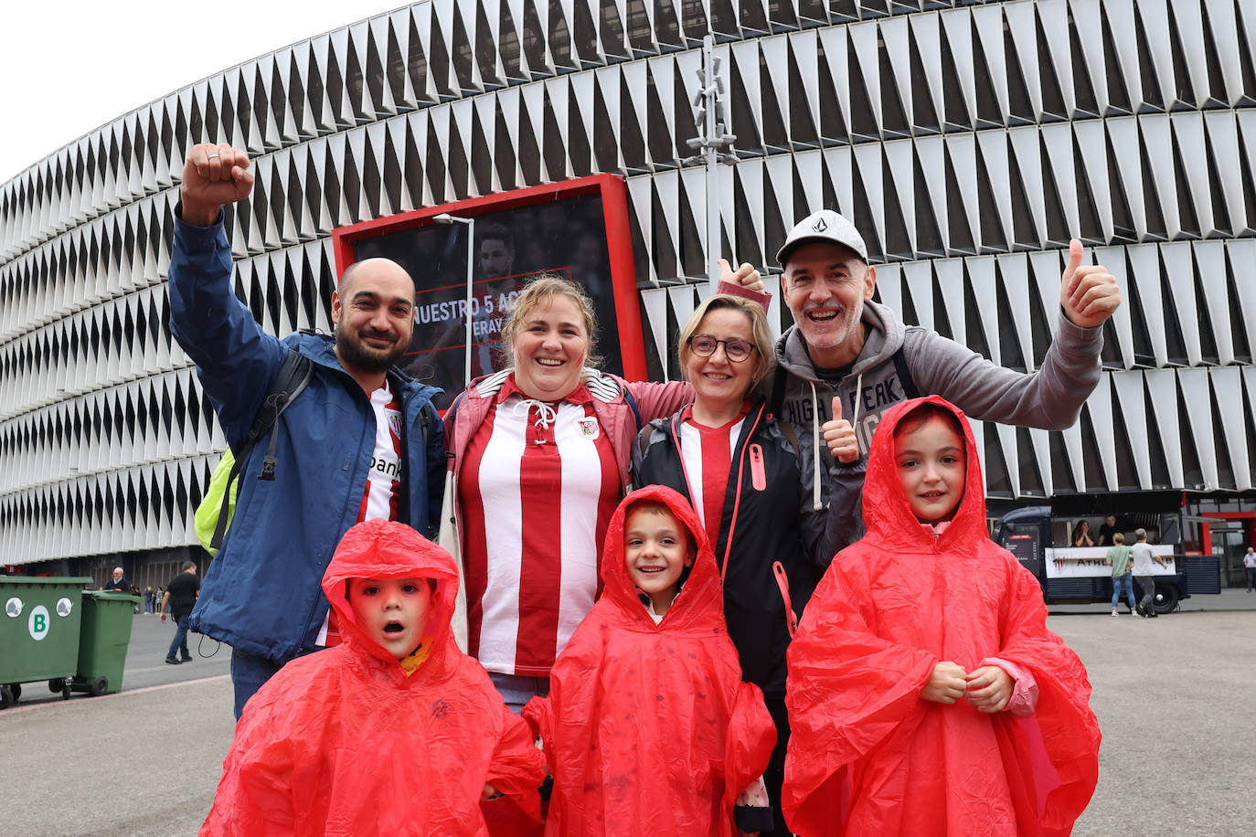 Fotos: La fiesta previsa al partido del Athletic contra el Villarreal en San Mamés