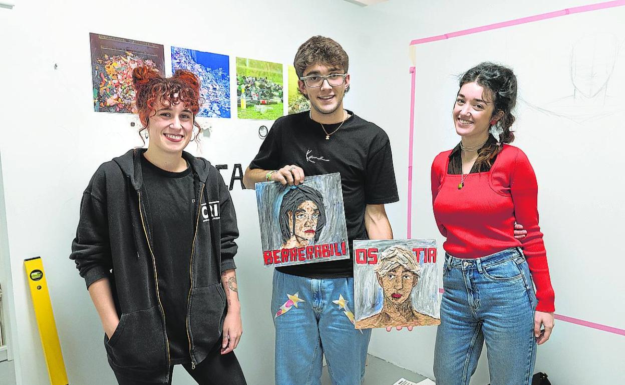 Nefer Olaizola, Unai Alonso y Celia Sáez, en la presentación de ayer en la sala Zas Kultur. 