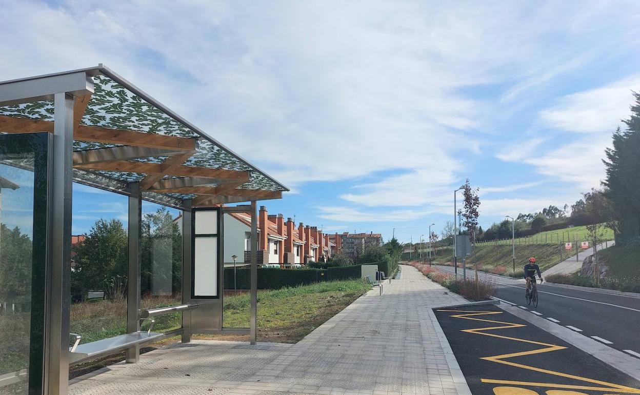 Las marquesinas estarán iluminadas mientras esté encendido el alumbrado público. 