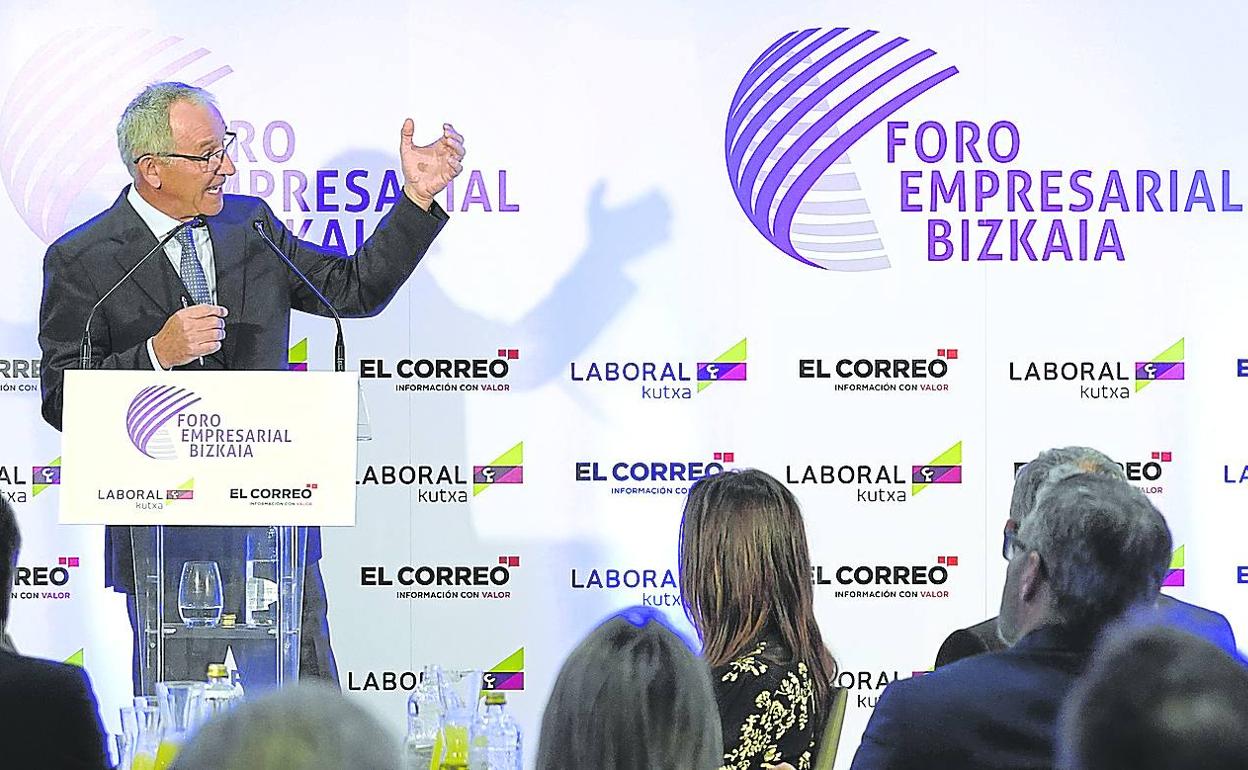 El presidente del Círculo de Empresarios Vascos respondió a las cuestiones que le trasladó el corresponsal económico de este periódico, Manu Alvarez. 