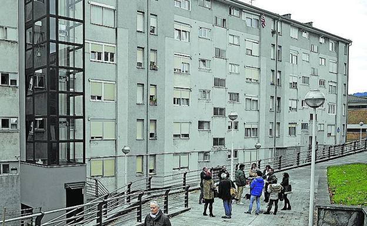 Menos gente en los barrios del centro frente a los hogares más numerosos de Miribilla y Txurdinaga