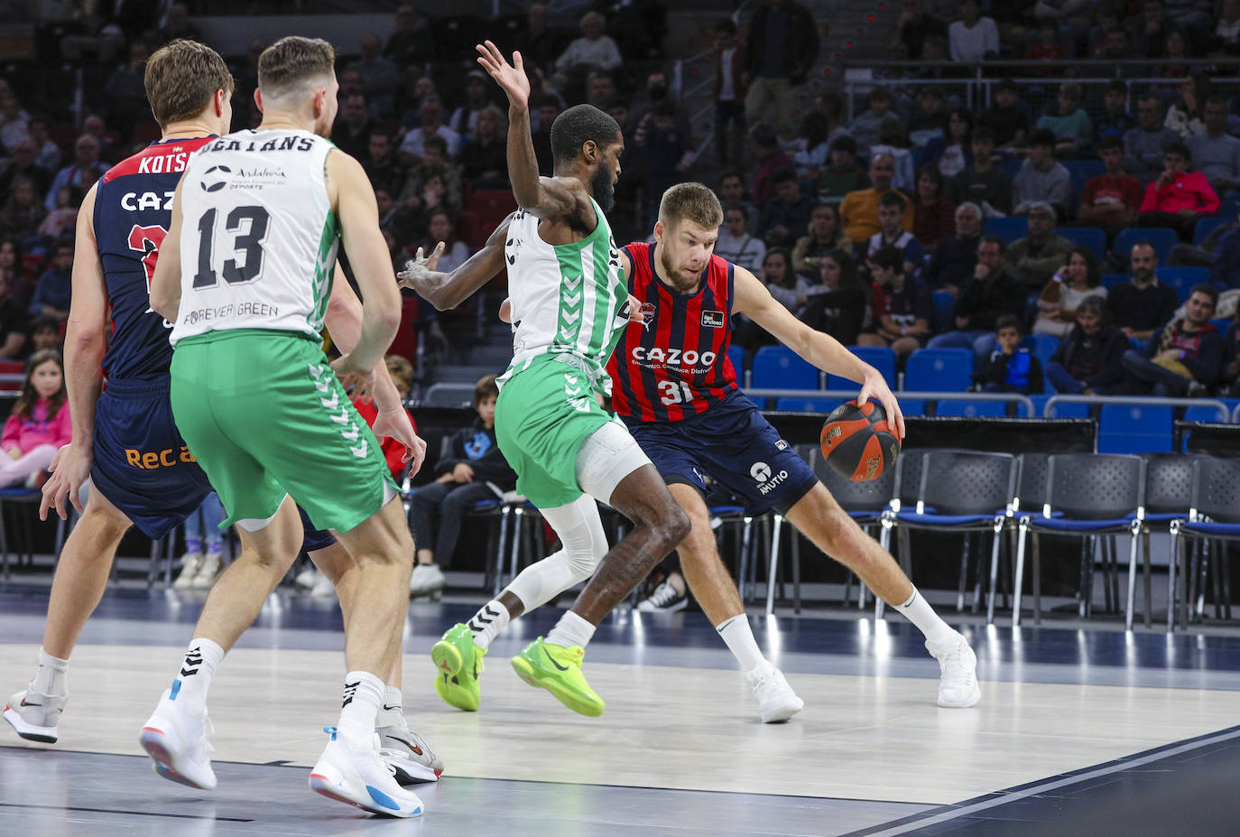 Fotos: Las mejores imágenes del Baskonia-Betis