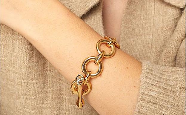 La pulsera de eslabones que lució Mar Flores.