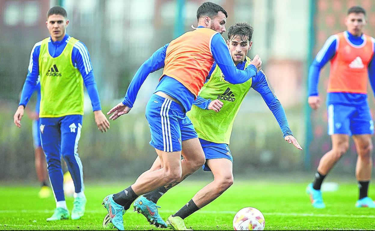 Álex Martín y Beñat Prados, durante el entrenamiento. fotos: 