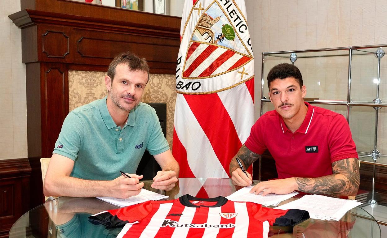 Jon Uriarte y Ander Capa firman en julio la renovación del portugalujo.
