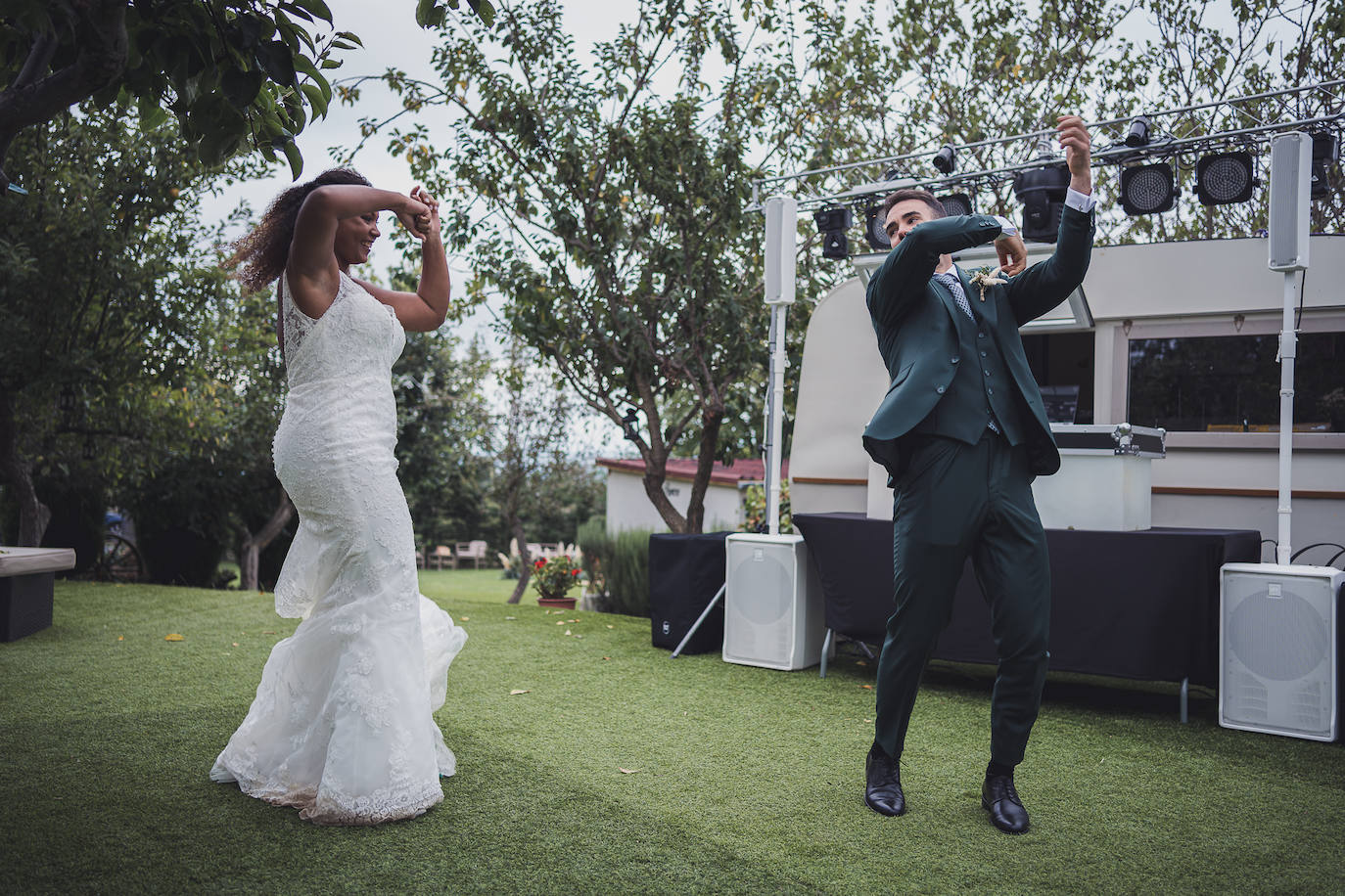 Fotos: Lo que Tinder unió... y acabó en boda: el divertido enlace en Bilbao de la modelo Begoña Ojinaga