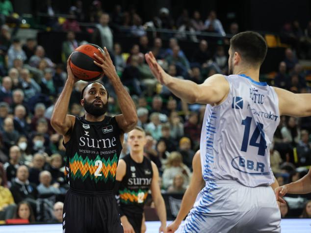 Fotos: Las mejores imágenes del Bilbao Basket frente al Fuenlabrada