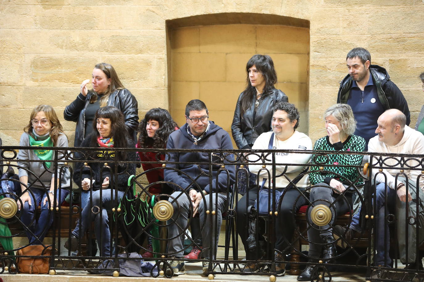 Fotos: Lágrimas de emoción entre los vecinos de Usansolo en Gernika tras aprobarse la desanexión de Galdakao