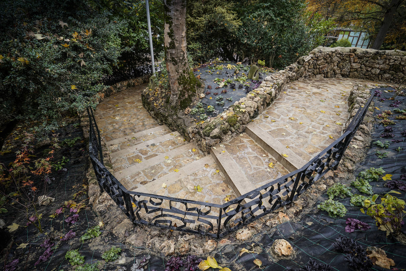 Fotos: Así ha quedado la renovada gruta del Belén de La Florida en Vitoria