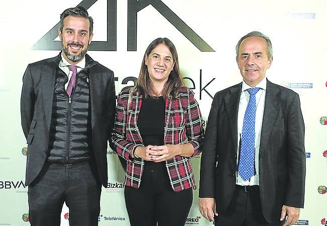 Borja Basterra, Itxaso Aguirre y Asier Albizu. 