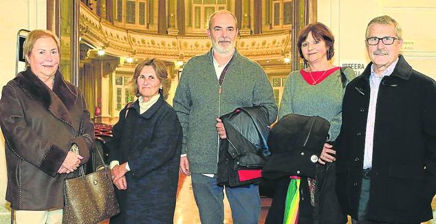 Pilar Martínez, Manuela Álvarez, Julio López Bayón, Marie Pierre Decorri y José Ángel López. 