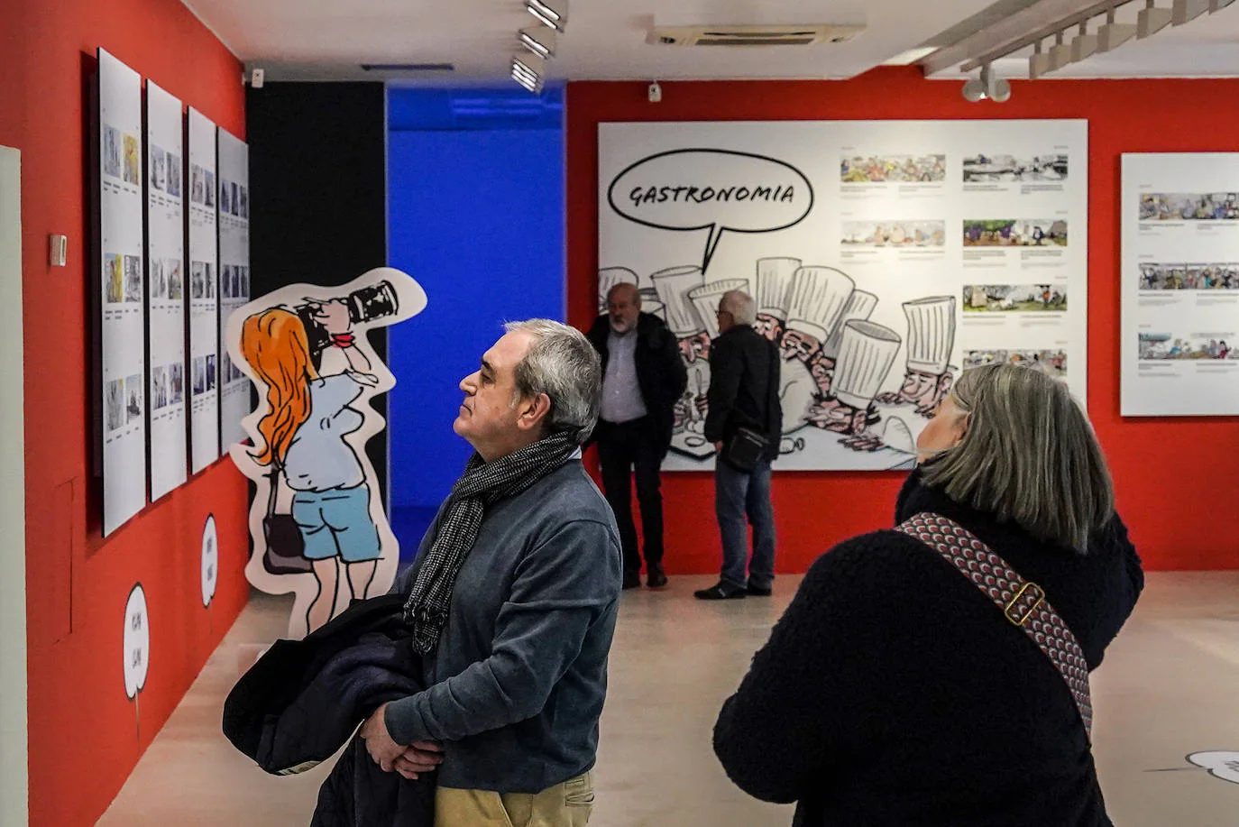 Fotos: Inauguración de la exposición. Tres décadas de Vitoria a través de las viñetas de Iñaki Cerrajería
