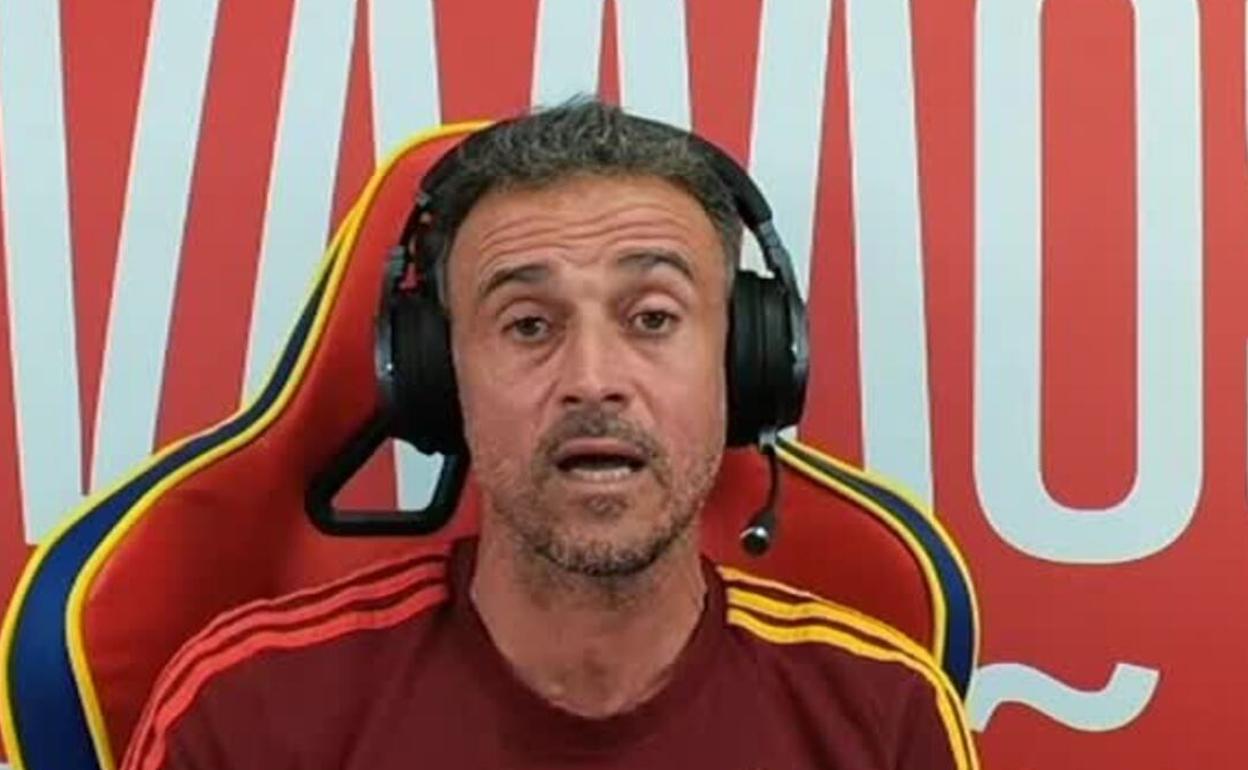 Luis Enrique da una lección a los padres que van al fútbol