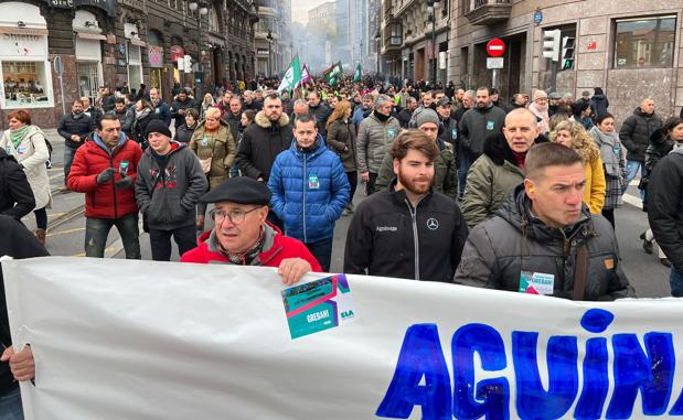 Imagen principal - Dos manifestaciones en Bilbao cierran cinco días de huelga en el Metal