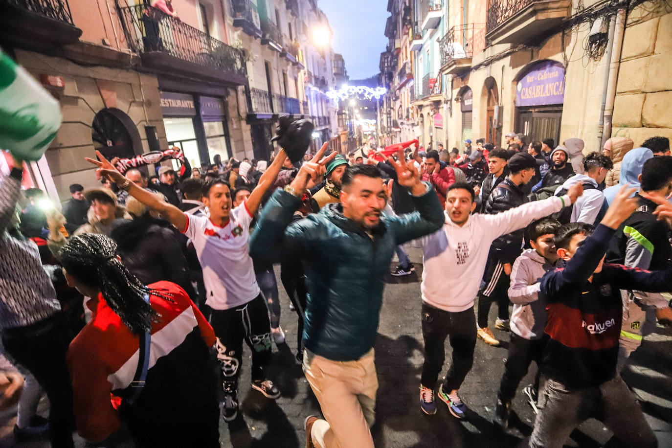 Fotos: La celebración de la afición marroquí por la victoria de su selección ante La Roja