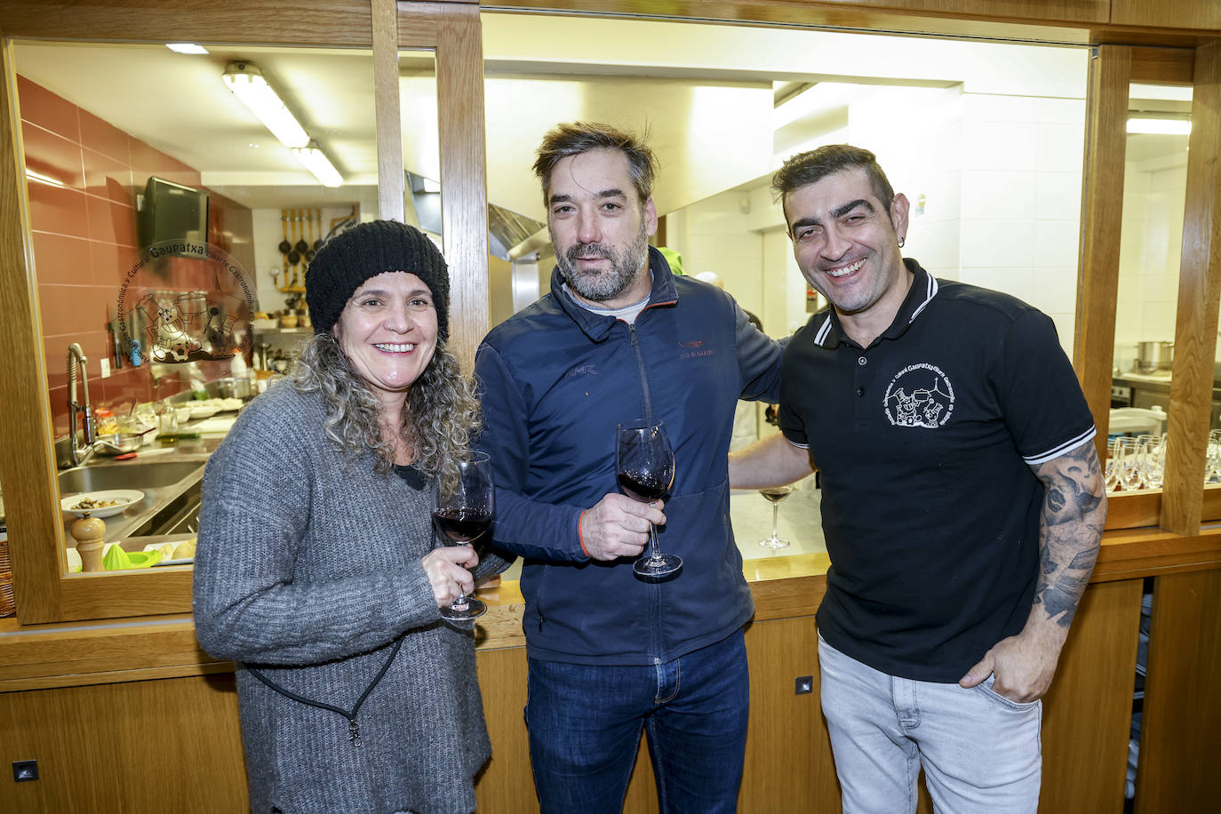 Foto de familia de la sociedad gastronómica Gaupatxa. 