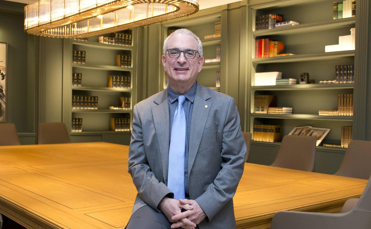 Joshua Angrist, premio Nobel de Economía en 2021 e investigador del MIT ...