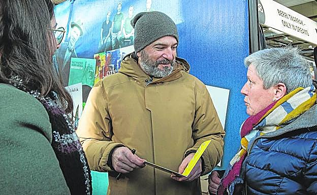 A Eñaut Elorrieta le han regalado este año una acuarela.