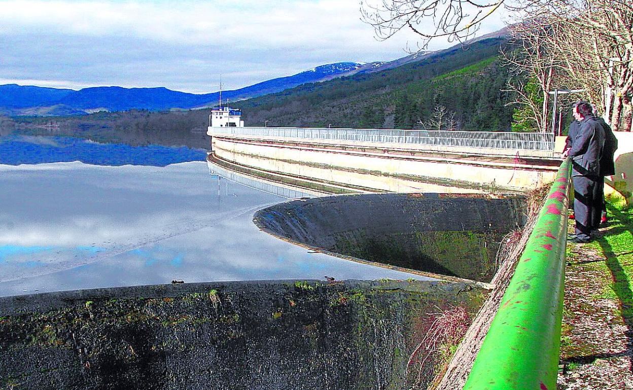 El pantano de Ordunte apenas albergaba ayer el 38,20% de su capacidad.