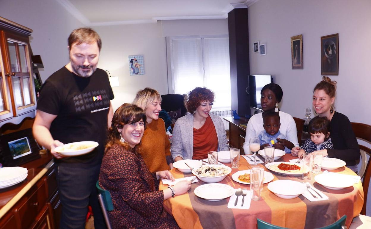 Los participantes en las comida de noviembre volverán a reunirse mañana en Amurrio. 