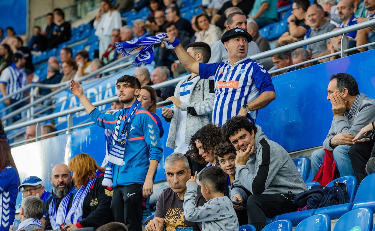 Público en Mendizorroza durante esta temporada. 