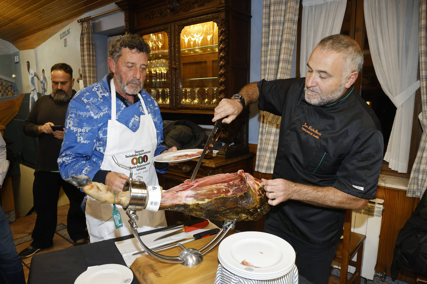 Fotos: Así fue la cena en la sociedad gastronómica Kakiturri