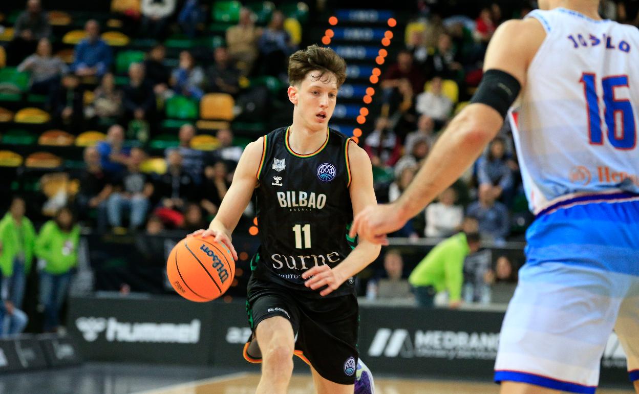 Ubal conduce el ataque del Bilbao Basket en el partido contra el Igokea bosnio 