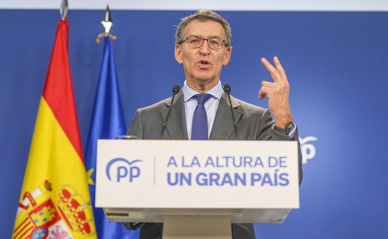 El presidente del PP, Alberto Núñez Feijóo, en una comparecencia. 