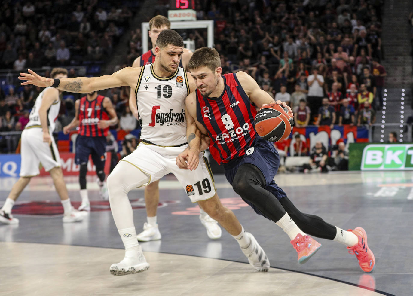 Fotos: Las fotos del Baskonia - Virtus de Bolonia