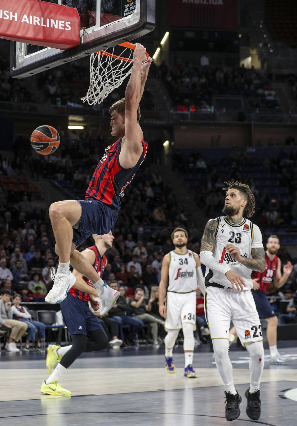 Fotos: Las fotos del Baskonia - Virtus de Bolonia