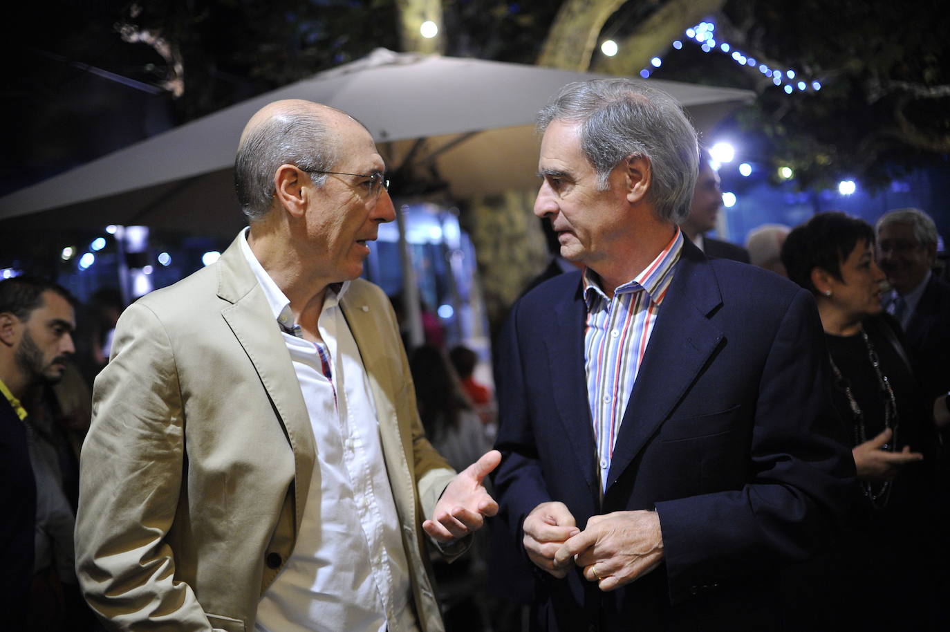 Manu Sarabia y Txetxu Rojo, en la presentacion de la Fundacion Pichichi, en Getxo, en 2015.