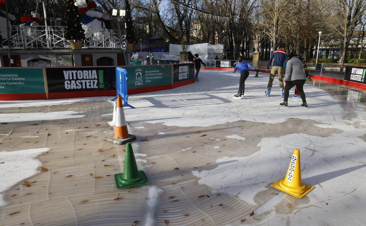 La atracción está en funcionamiento aunque durante buena parte del día con algunas zonas todavía clausuradas.
