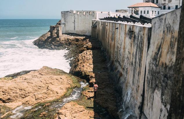 Accra (Ghana). Tiene los atractivos típicos de África para el viajero ―hermosas playas y manadas de elefantes en parques nacionales―, pero aquí se suman el senderismo, los circuitos culturales y también unas ciudades efervescentes en las que resulta fácil relacionarse con la población local.