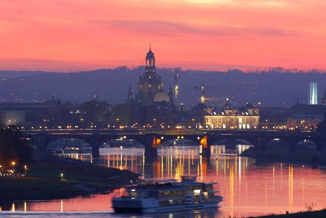 Dresde (Alemania). Si hay que elegir uno solo de los famosos museos de Dresde, tal vez podamos quedarnos con el Palacio Real (Residenzschloss), que combina salas del antiguo edificio y nuevos espacios museísticos en los que ofrece un recorrido por obras del Renacimiento y el Barroco. La cara 'grunge' y bohemia está en el barrio de Neustadt, con un panorama dinámico de bares y restaurantes, arte urbano y callejones con preciosos patios y restaurantes diminutos.